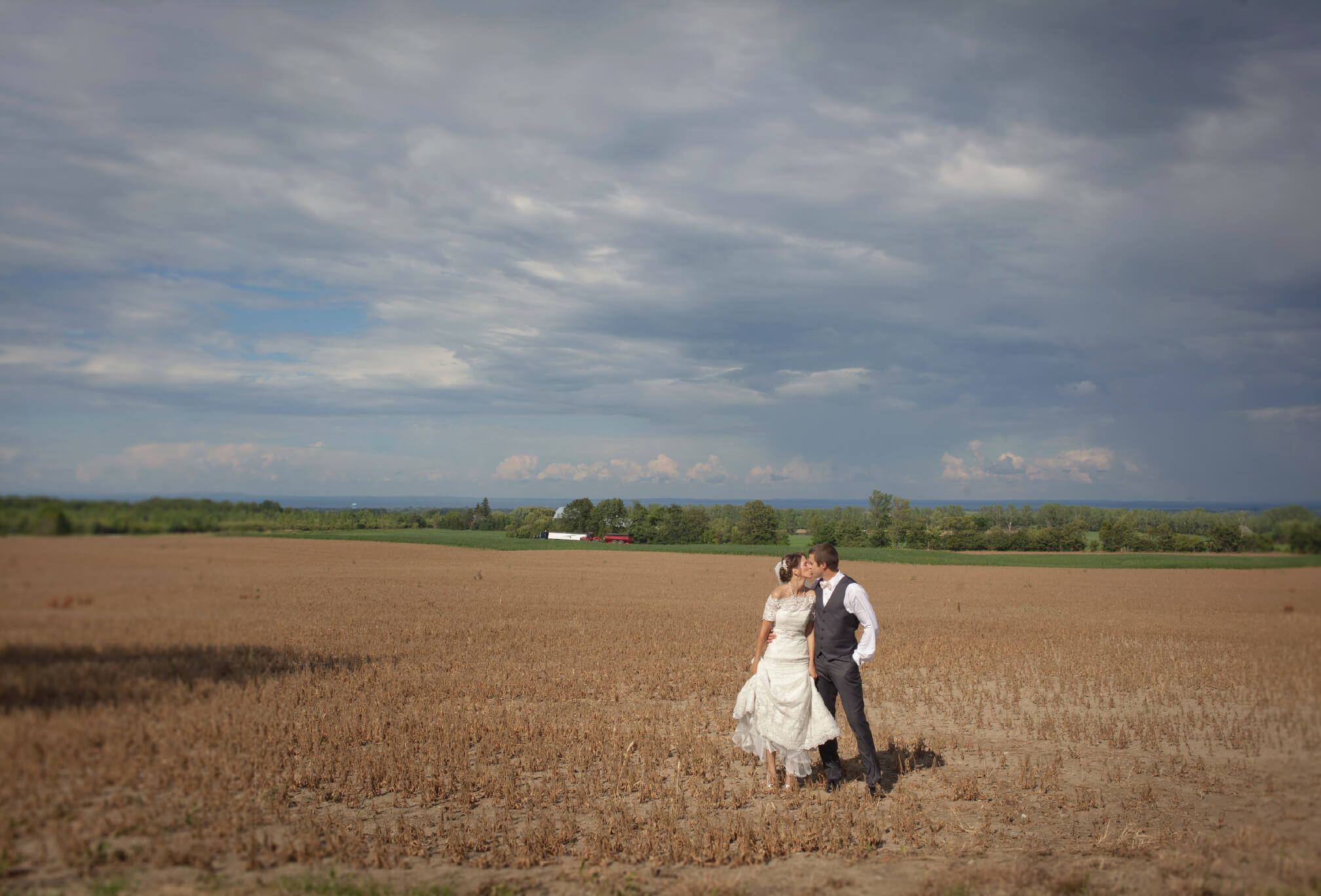 bride and groom rustic barn wedding blue mountains